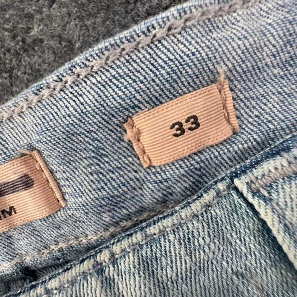 Ariat REAL Denim High Rise Distressed Frayed Jean Shorts Medium Wash Size 33 NEW